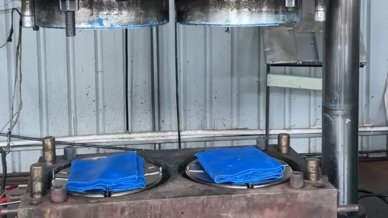 双色模具零件尺寸精度解析：上海厂家如何把握关键
