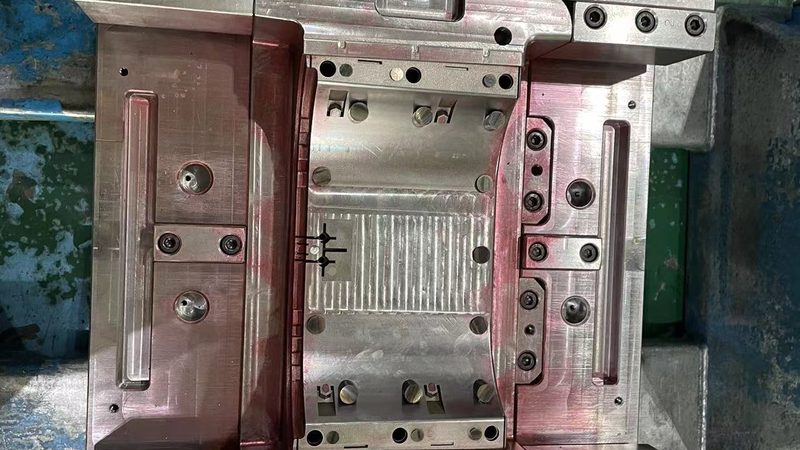 成都家电模具定制：如何挑选合适的模具制造商？**