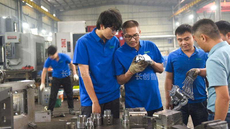 五金精密冲压模具定制：揭秘其核心工艺与选型要点